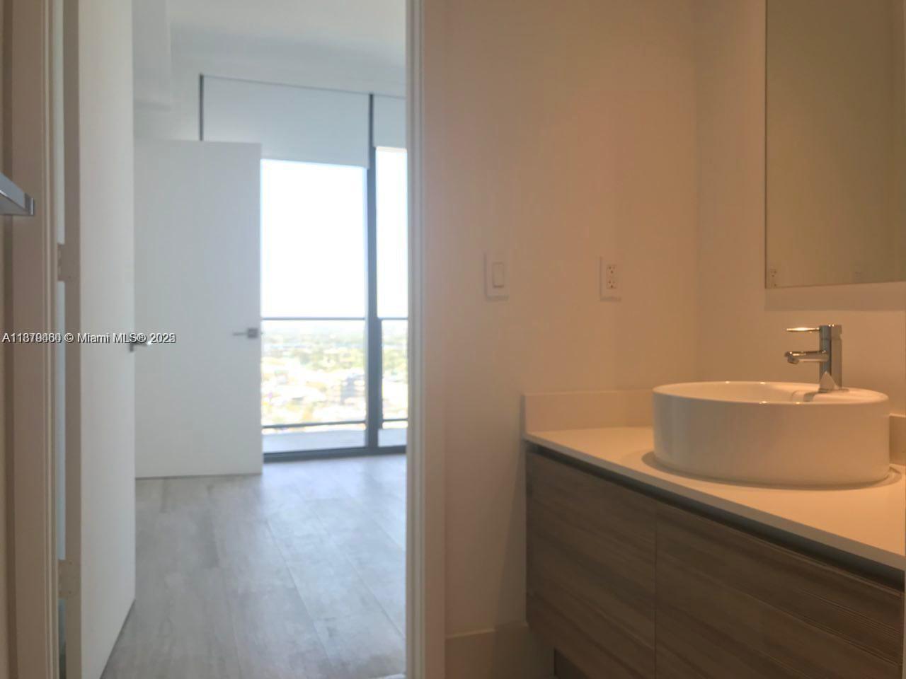121 NE 34th St #2211, Miami FL 33137
