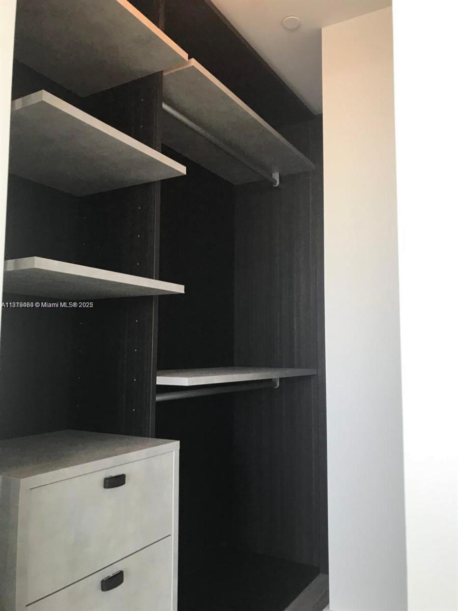 121 NE 34th St #2211, Miami FL 33137