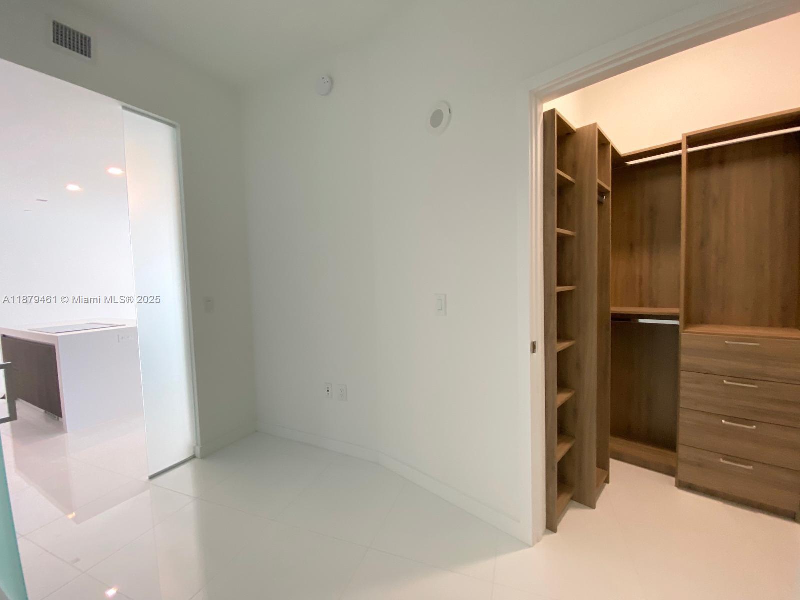 851 NE 1st Ave #3709, Miami FL 33132