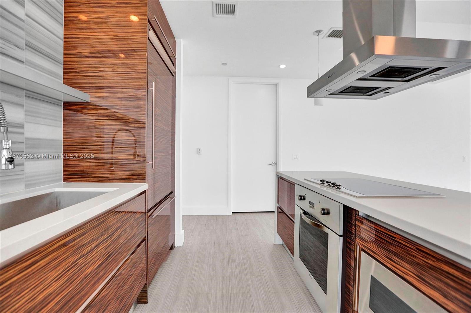 1100 Biscayne Blvd #5307, Miami FL 33132