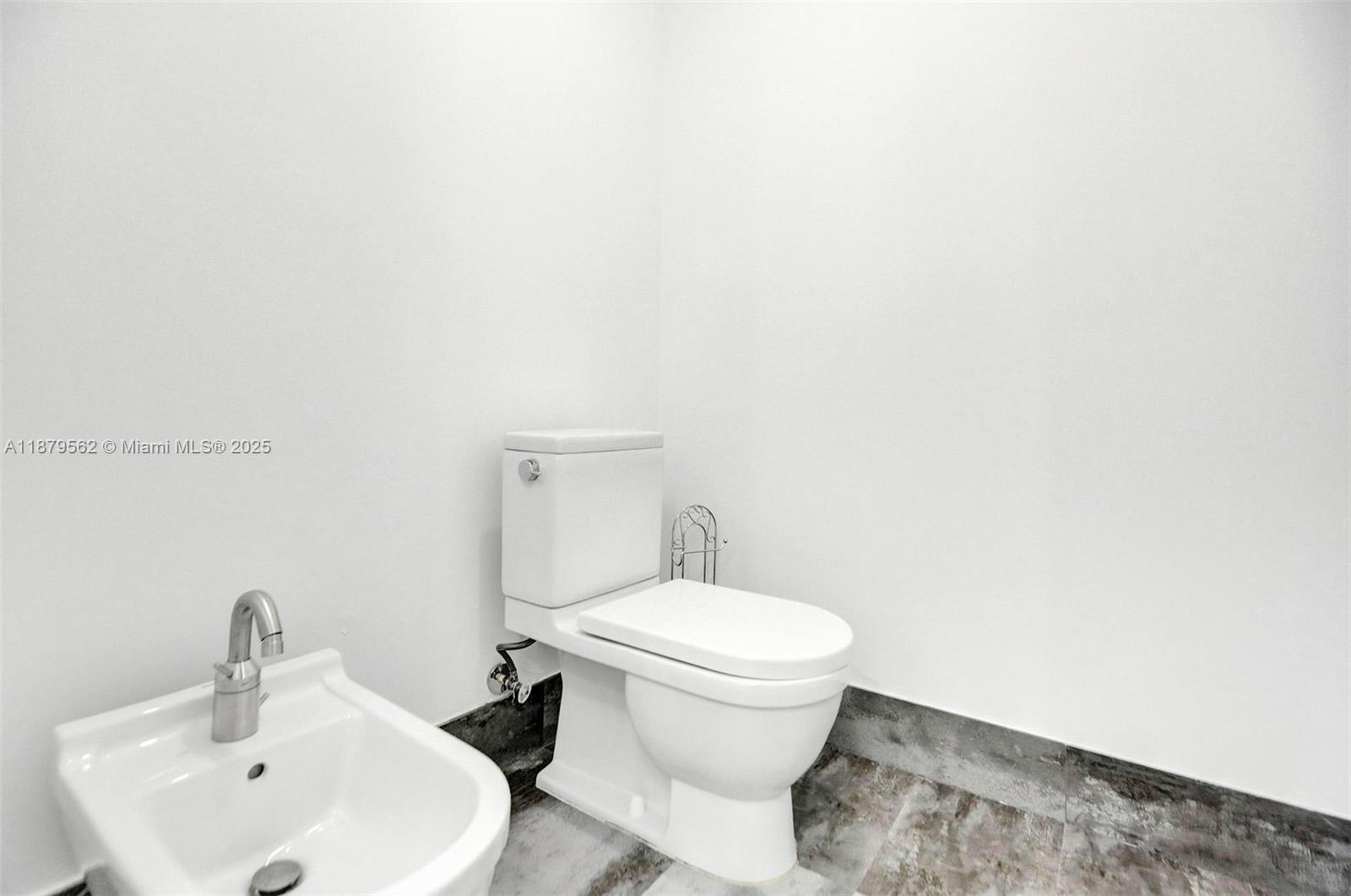 1100 Biscayne Blvd #5307, Miami FL 33132