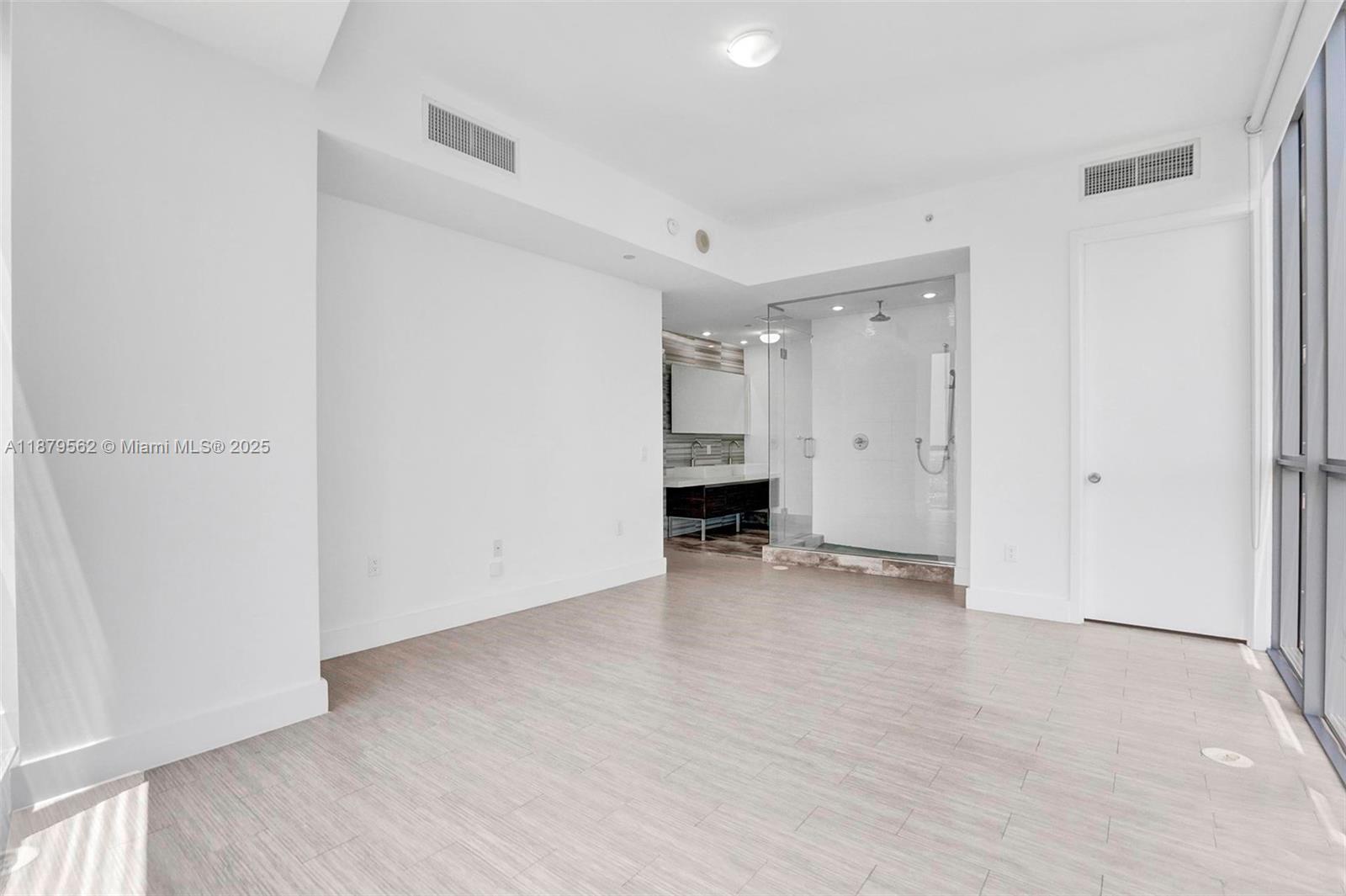 1100 Biscayne Blvd #5307, Miami FL 33132