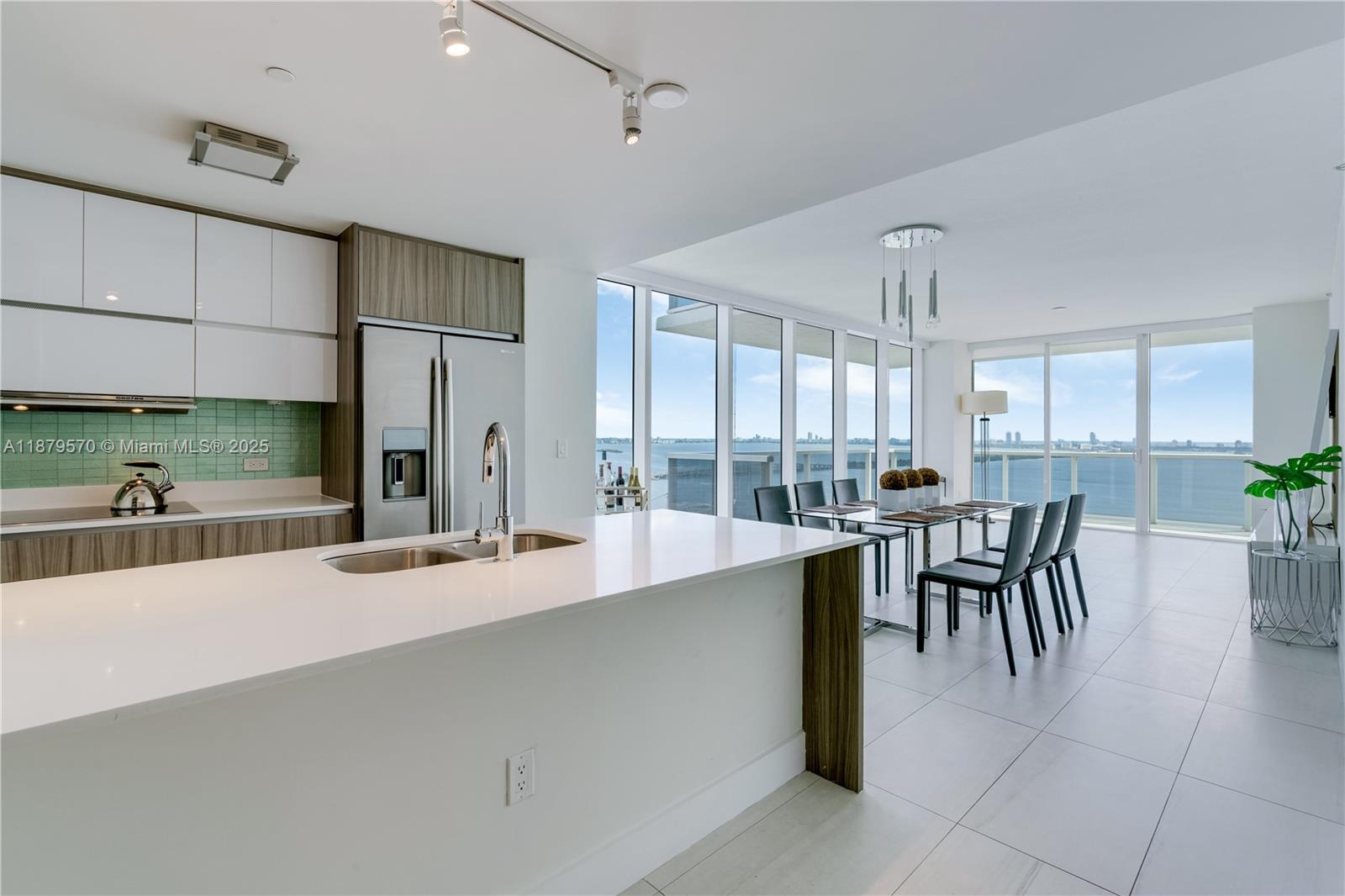 600 NE 27th St #2801, Miami FL 33137