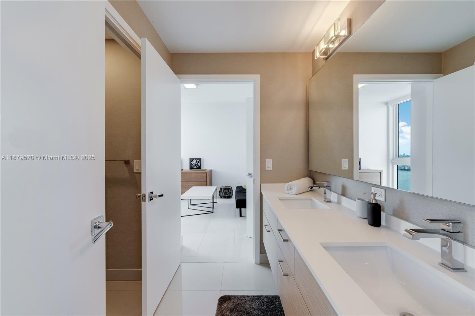 600 NE 27th St #2801, Miami FL 33137