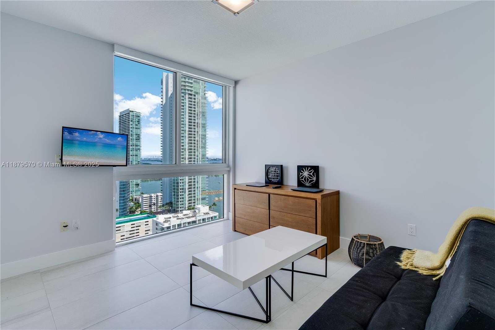 600 NE 27th St #2801, Miami FL 33137