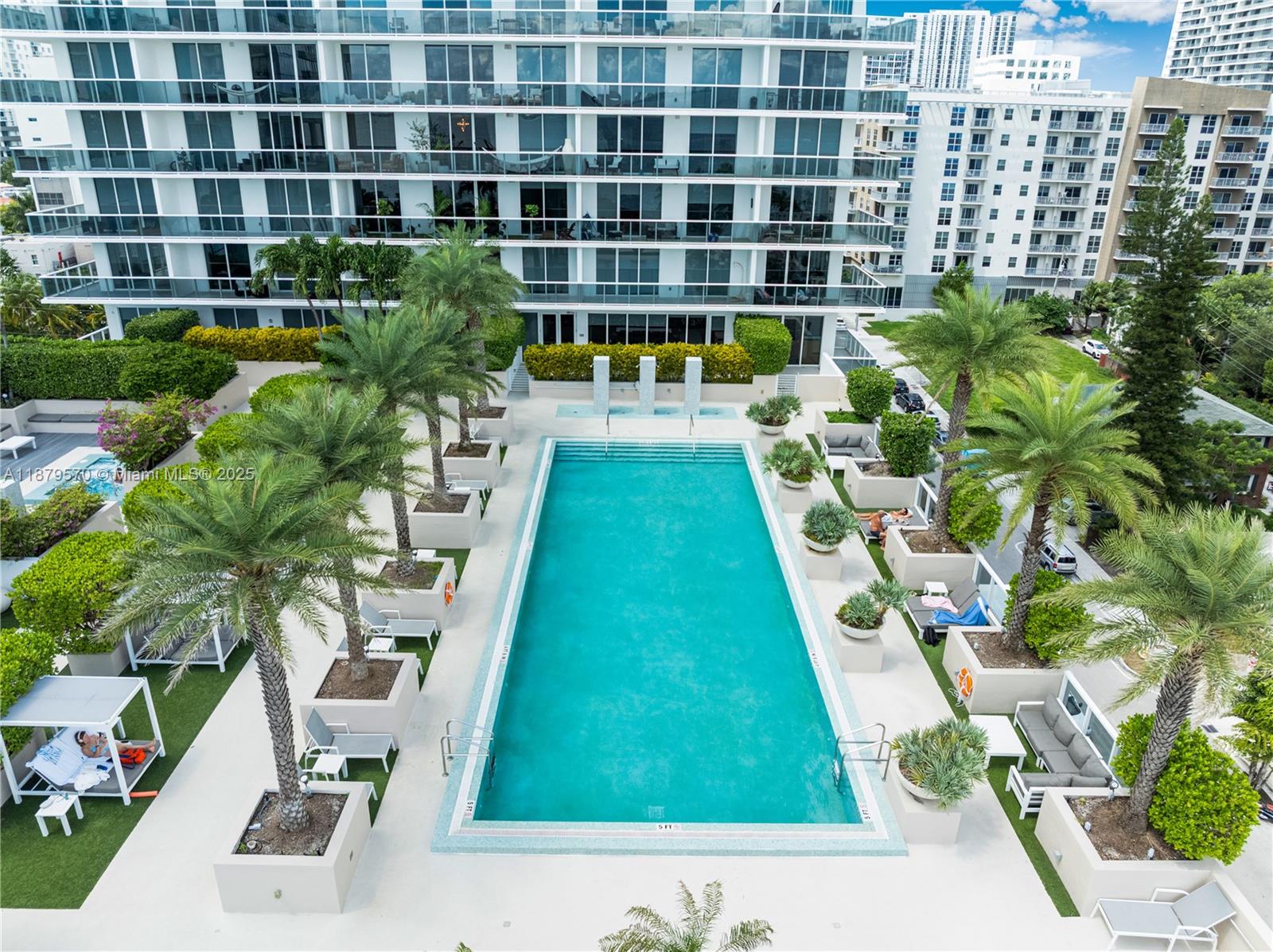 600 NE 27th St #2801, Miami FL 33137