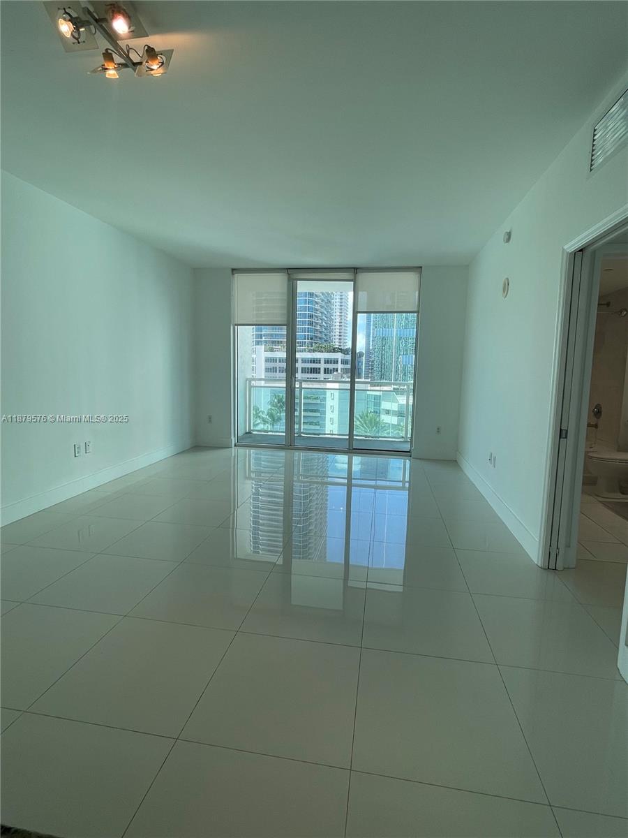 950 Brickell Bay Dr #1703, Miami FL 33131