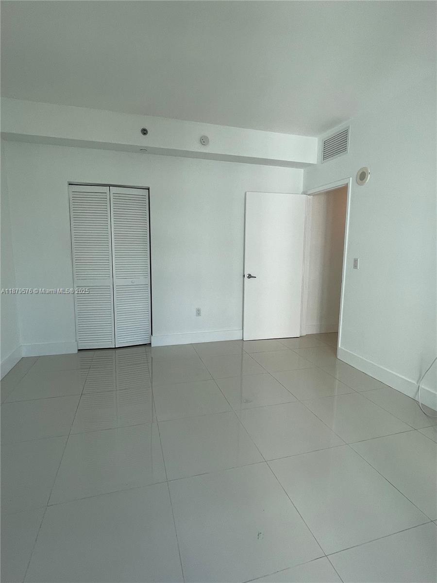 950 Brickell Bay Dr #1703, Miami FL 33131