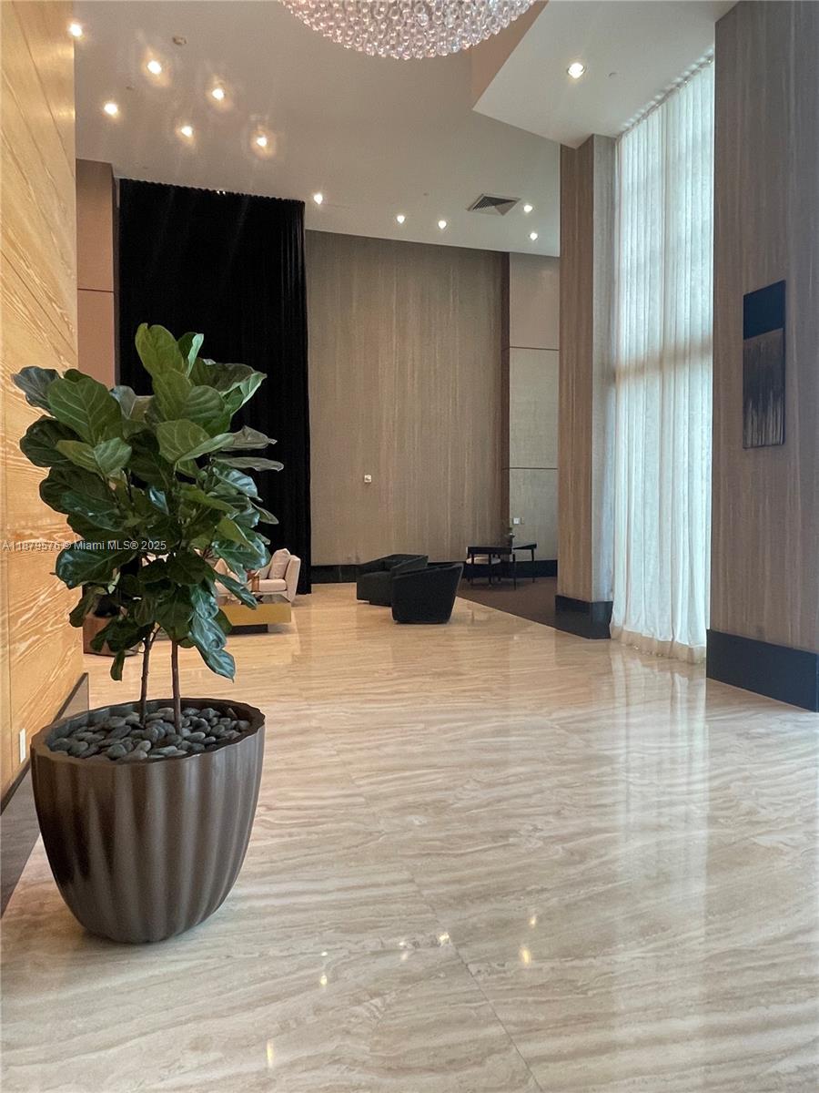 950 Brickell Bay Dr #1703, Miami FL 33131