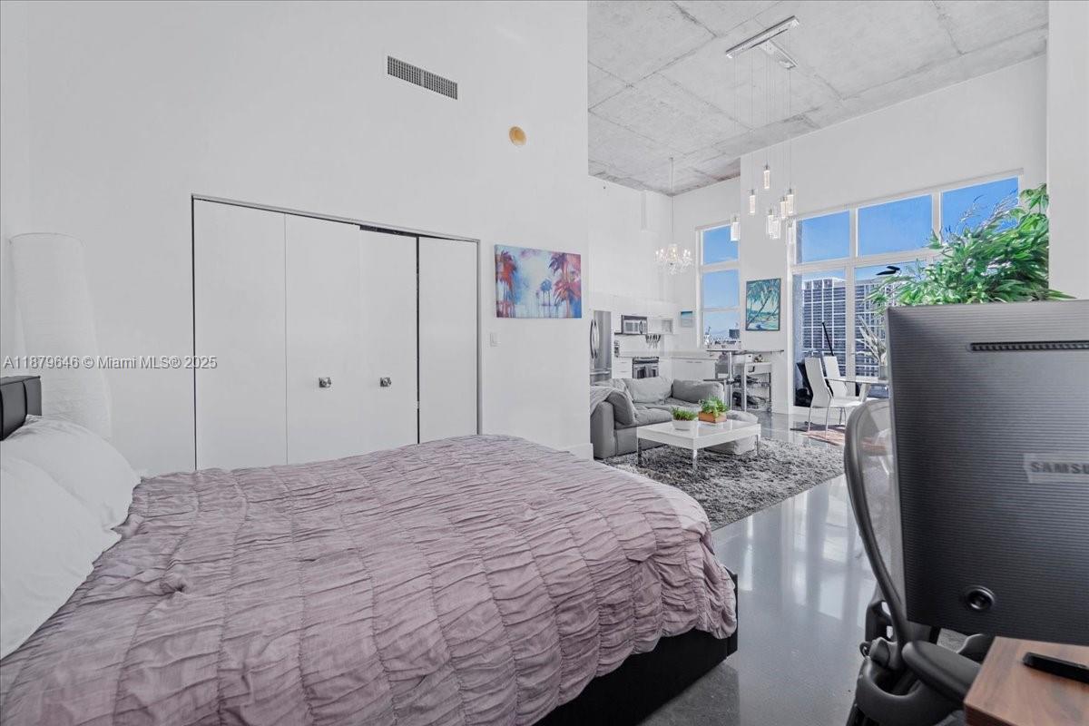133 NE 2nd Ave #3601, Miami FL 33132