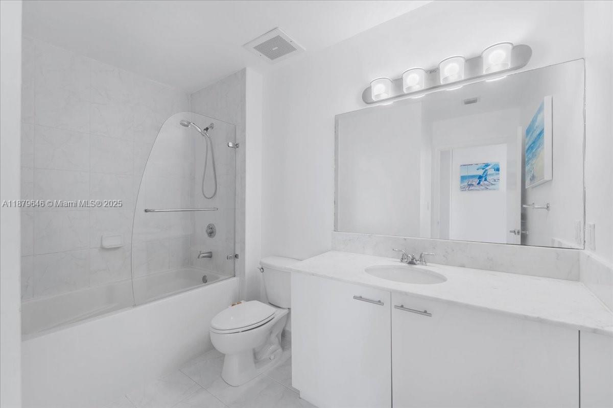 133 NE 2nd Ave #3601, Miami FL 33132