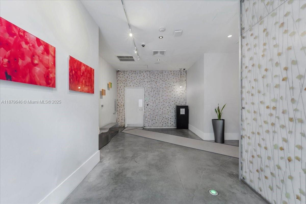 133 NE 2nd Ave #3601, Miami FL 33132