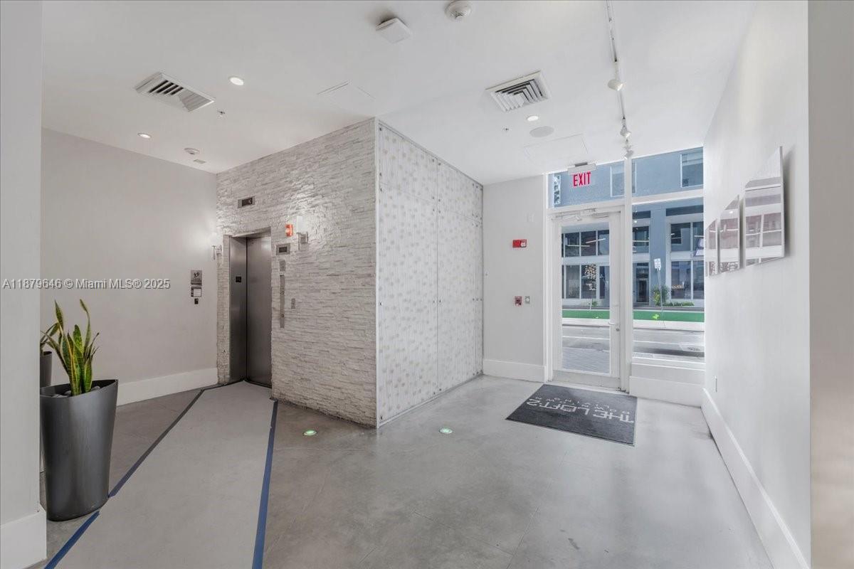 133 NE 2nd Ave #3601, Miami FL 33132
