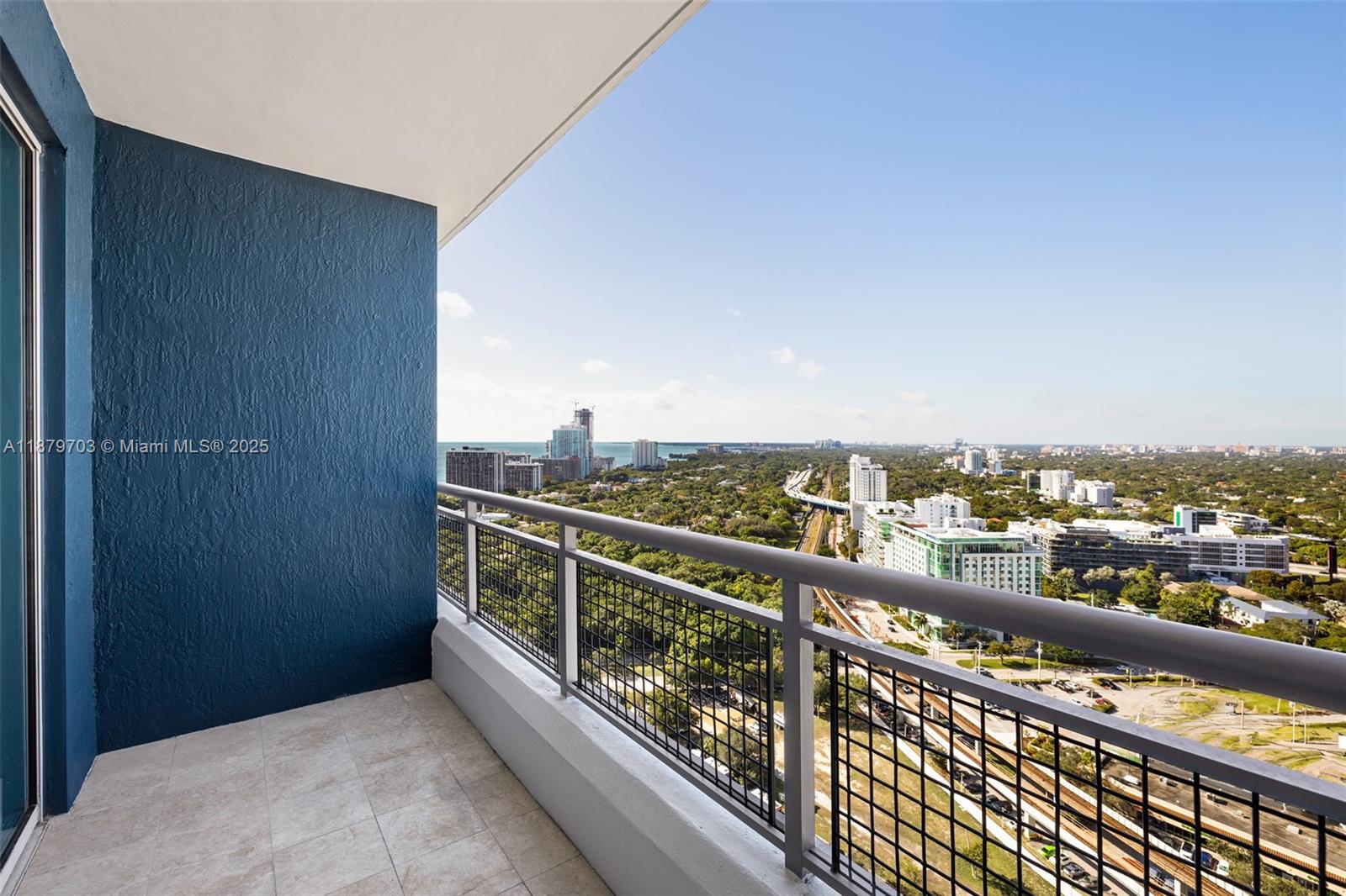 60 SW 13th St #2413, Miami FL 33130