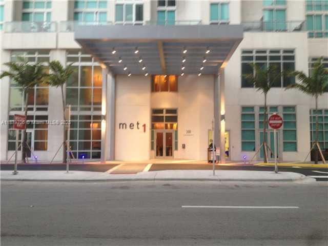 300 S Biscayne Blvd #T-1712, Miami FL 33131