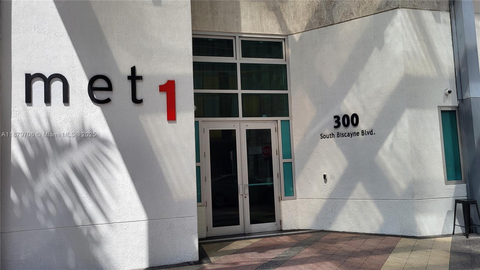 300 S Biscayne Blvd #T-1712, Miami FL 33131