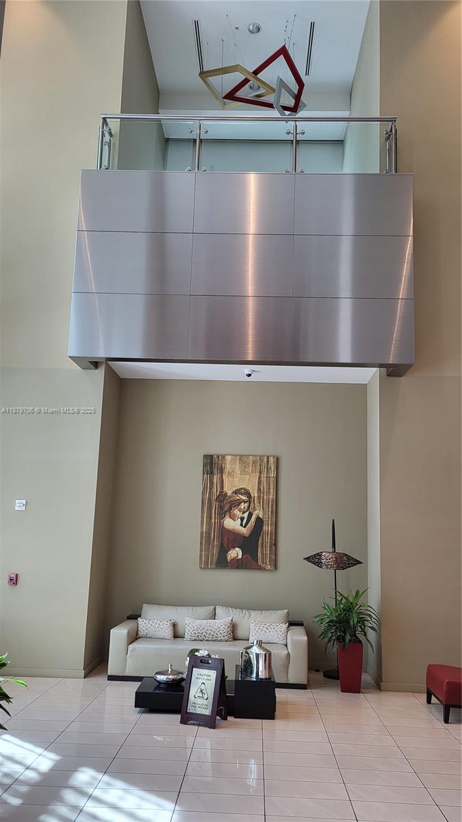 300 S Biscayne Blvd #T-1712, Miami FL 33131
