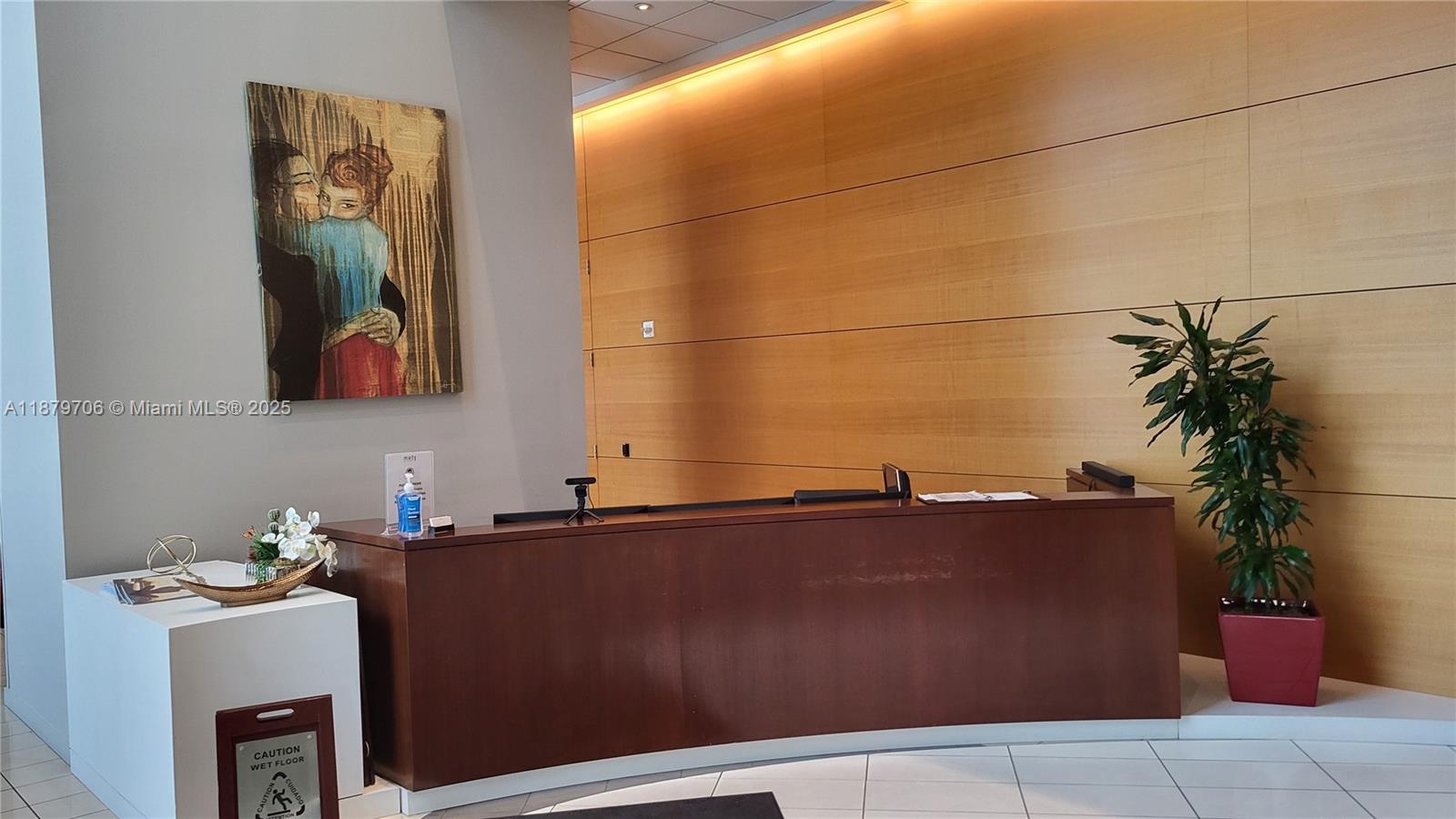 300 S Biscayne Blvd #T-1712, Miami FL 33131