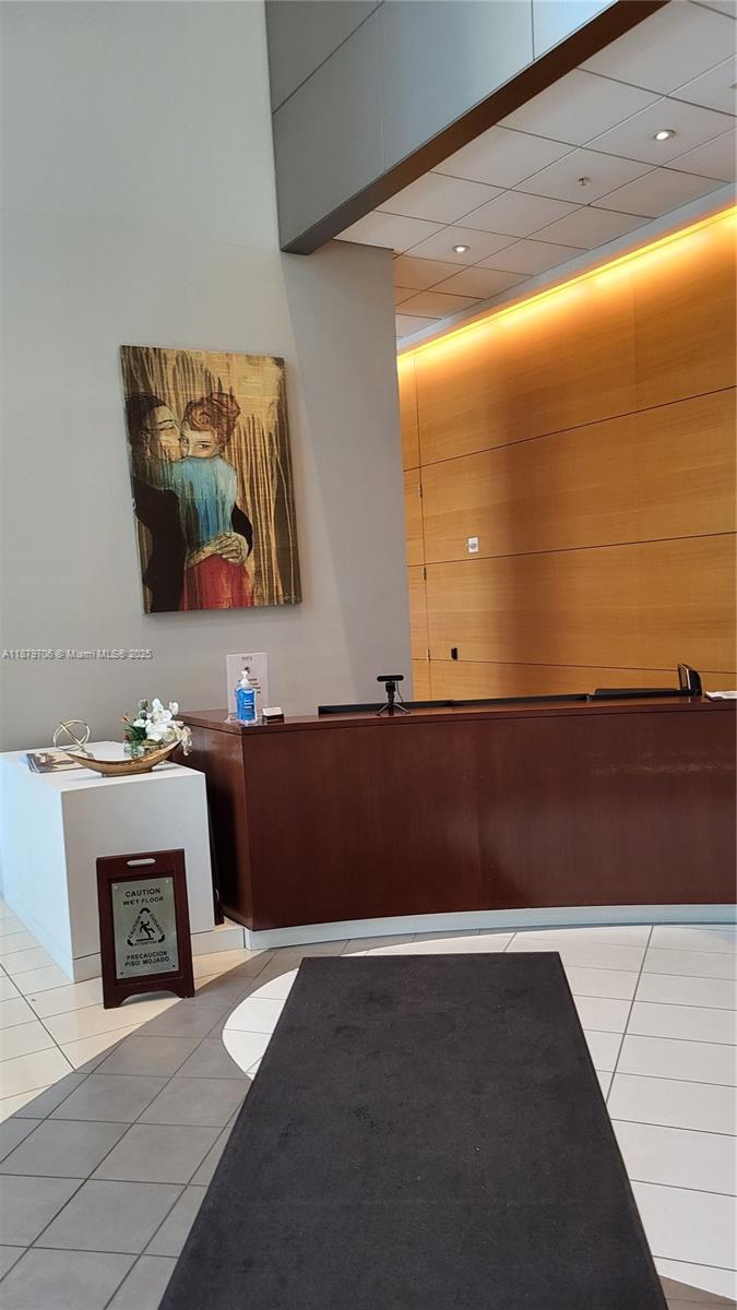 300 S Biscayne Blvd #T-1712, Miami FL 33131