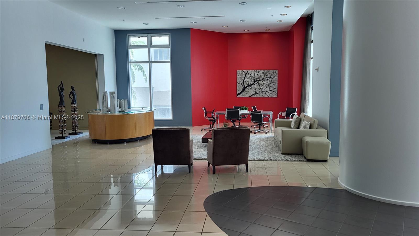 300 S Biscayne Blvd #T-1712, Miami FL 33131