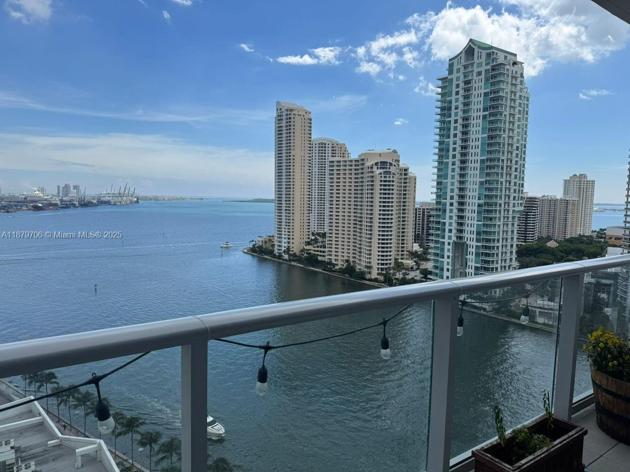 300 S Biscayne Blvd #T-1712, Miami FL 33131