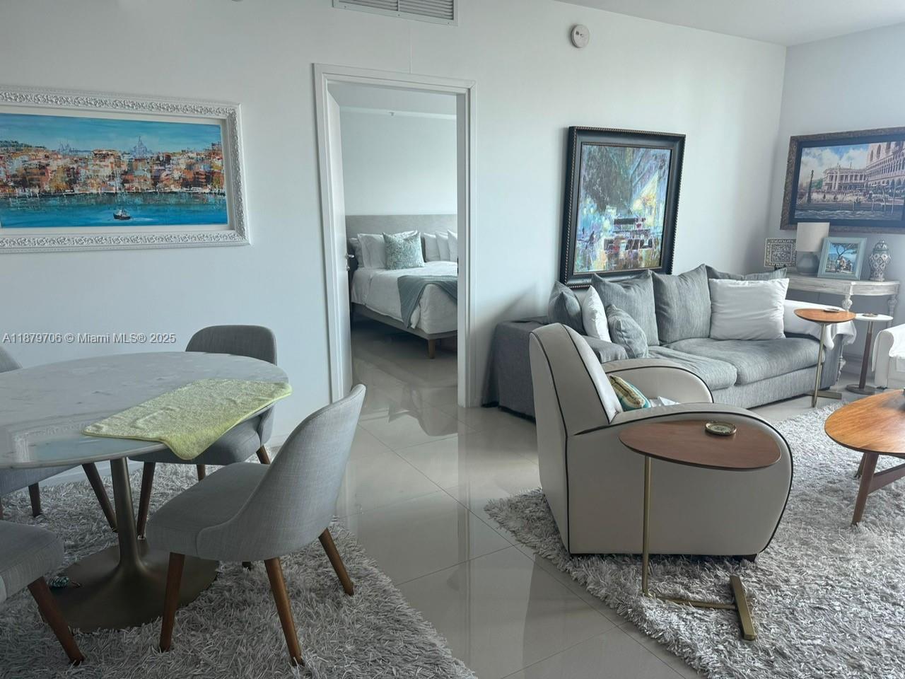 300 S Biscayne Blvd #T-1712, Miami FL 33131