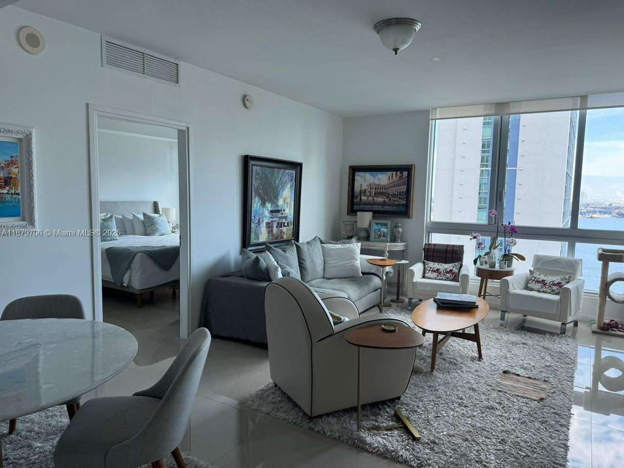 300 S Biscayne Blvd #T-1712, Miami FL 33131