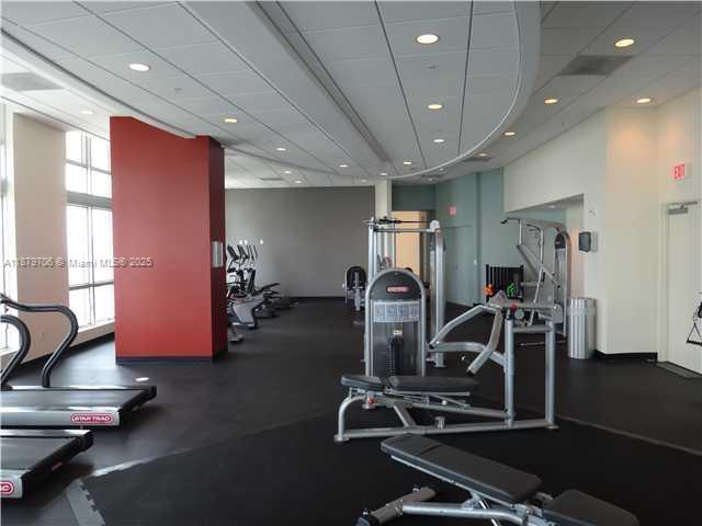 300 S Biscayne Blvd #T-1712, Miami FL 33131