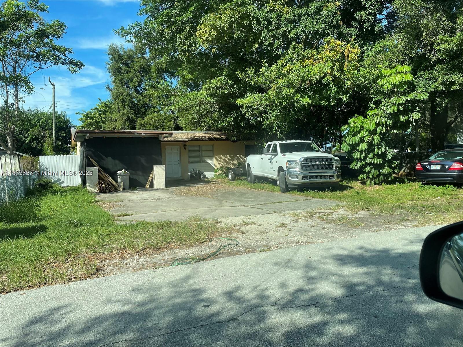 2755 NE 207th St, Aventura FL 33180