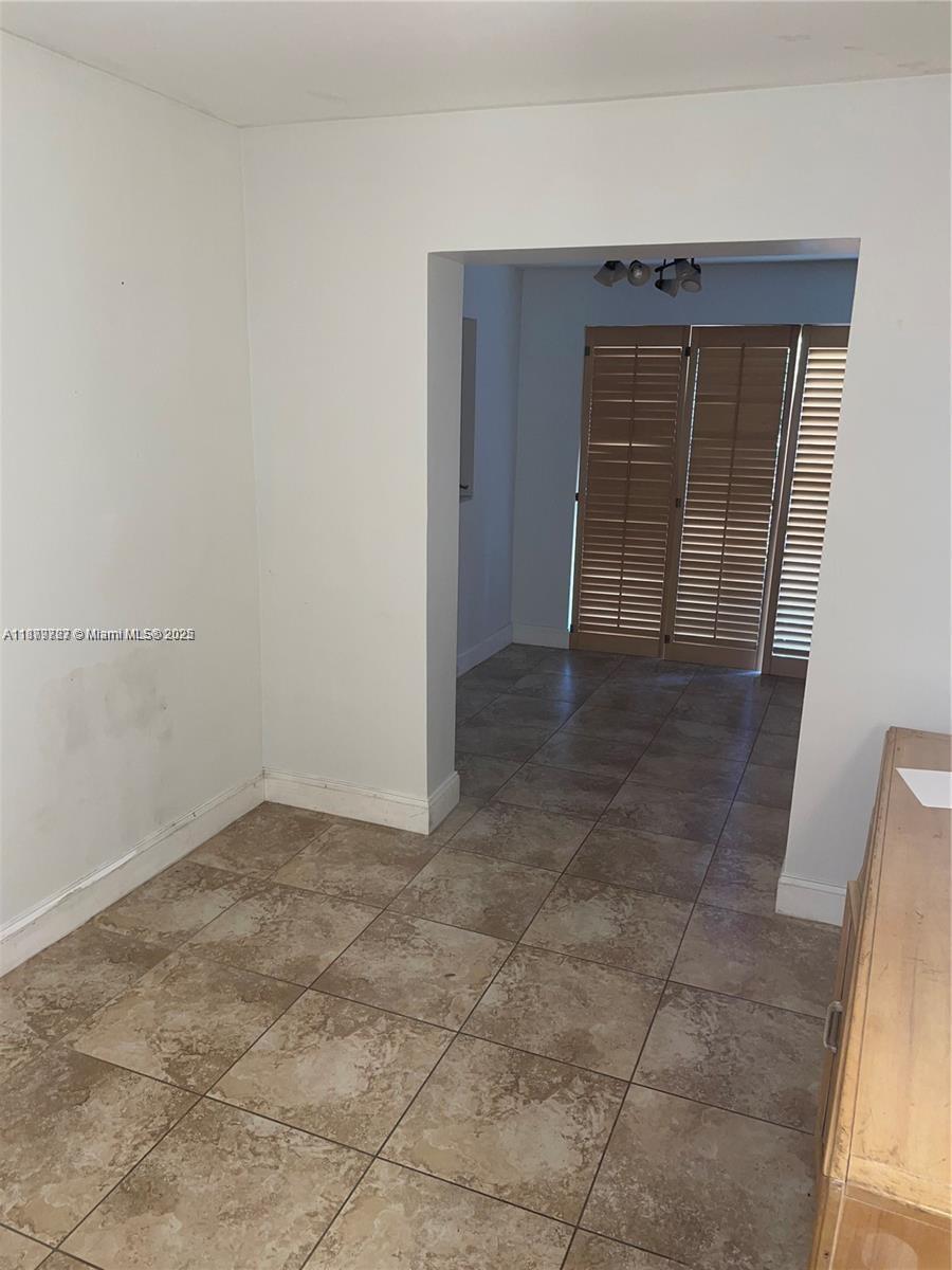 2755 NE 207th St, Aventura FL 33180