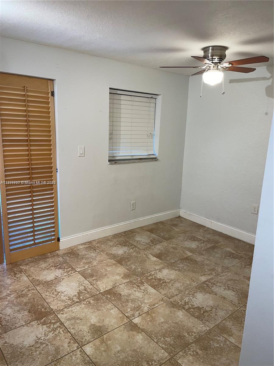 2755 NE 207th St, Aventura FL 33180