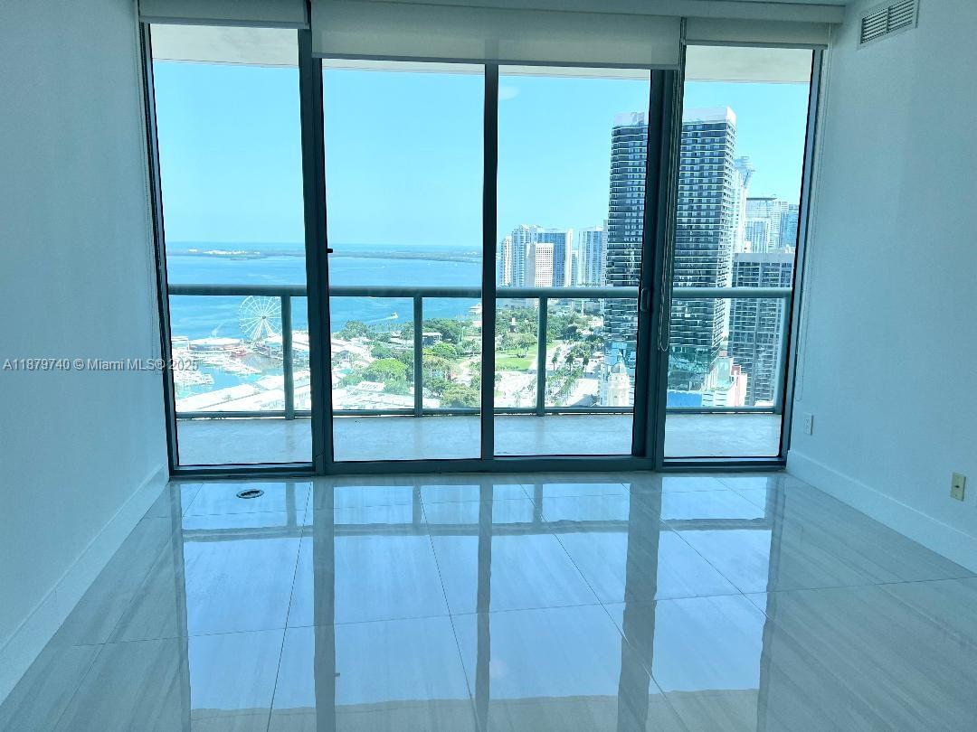 888 Biscayne Blvd #3703, Miami FL 33132