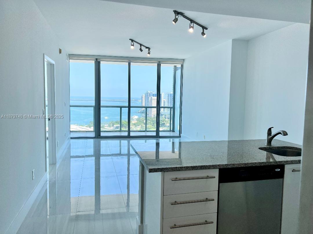 888 Biscayne Blvd #3703, Miami FL 33132