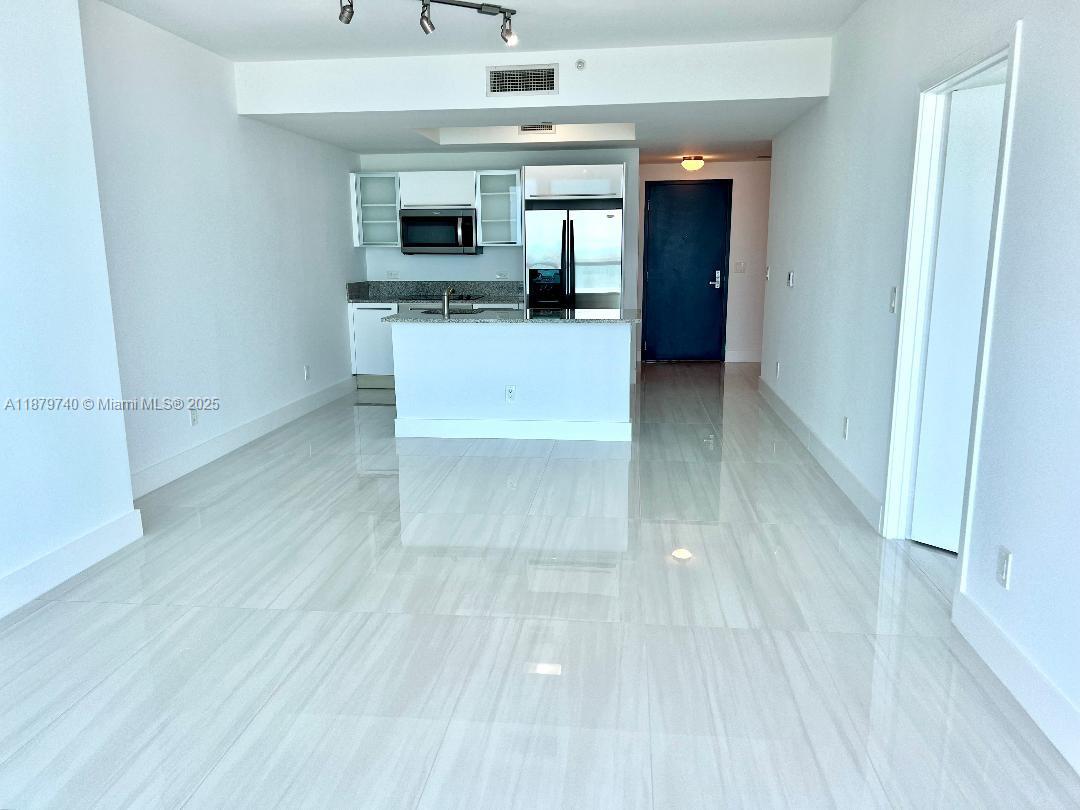 888 Biscayne Blvd #3703, Miami FL 33132