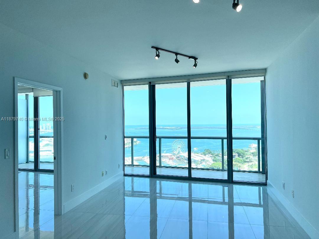 888 Biscayne Blvd #3703, Miami FL 33132
