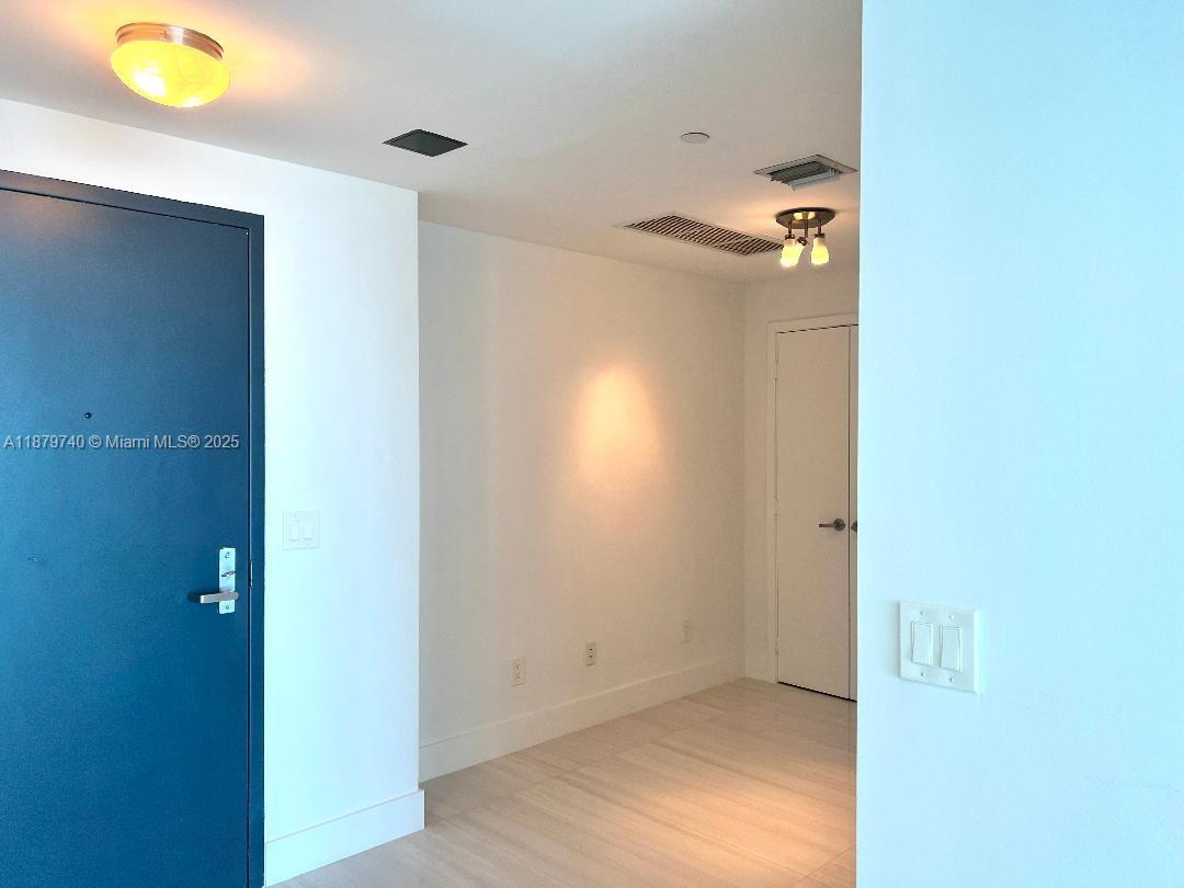 888 Biscayne Blvd #3703, Miami FL 33132