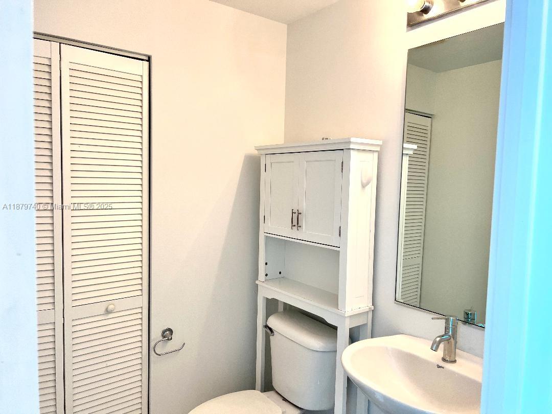 888 Biscayne Blvd #3703, Miami FL 33132