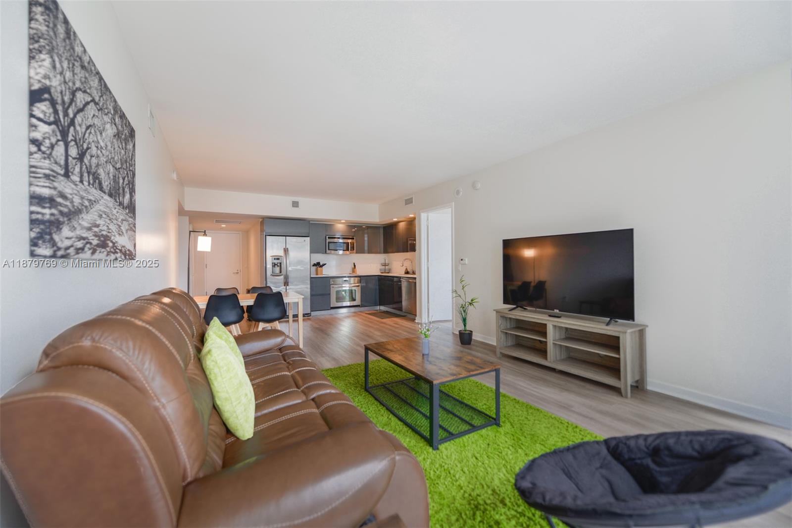 31 SE 6th St #1807, Miami FL 33131