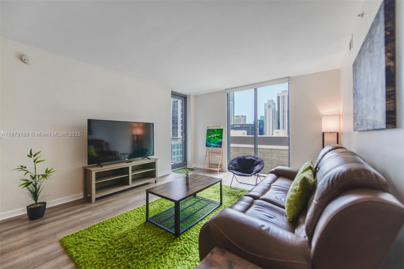 31 SE 6th St #1807, Miami FL 33131