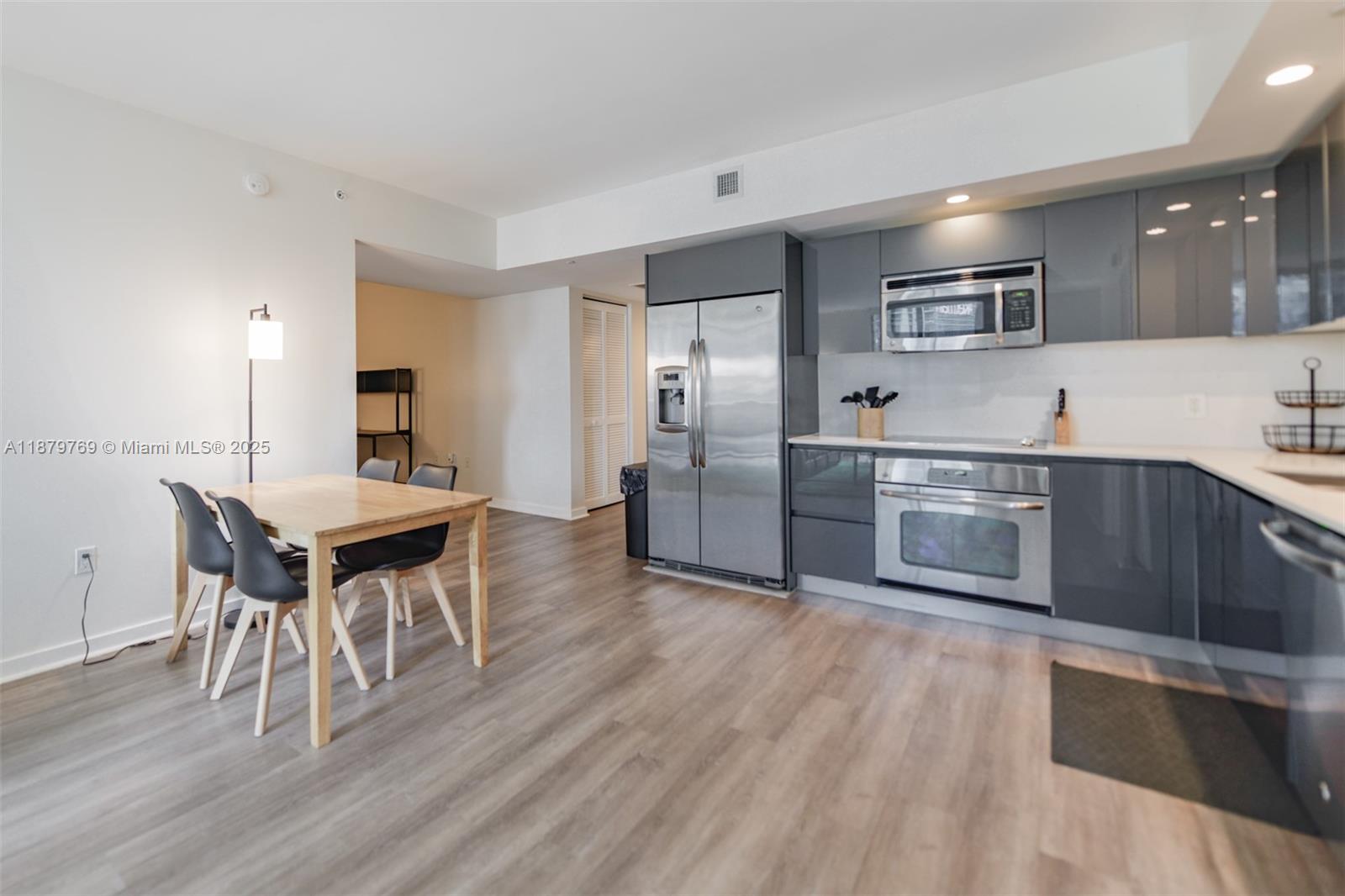 31 SE 6th St #1807, Miami FL 33131