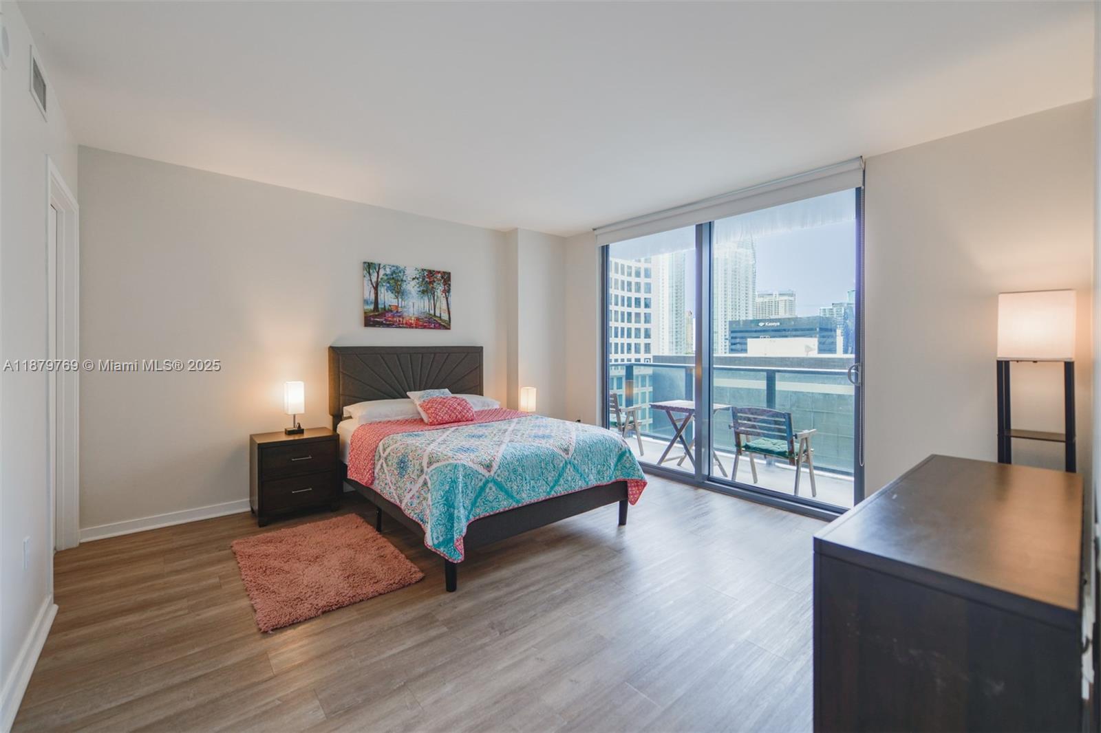 31 SE 6th St #1807, Miami FL 33131