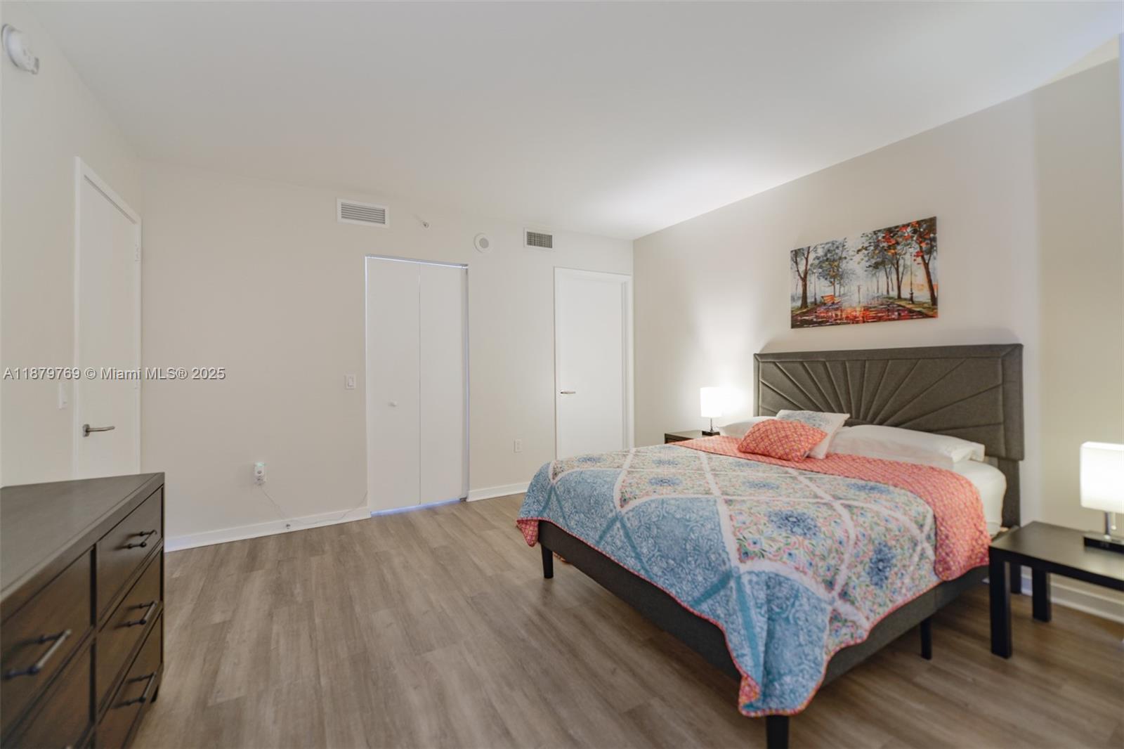 31 SE 6th St #1807, Miami FL 33131