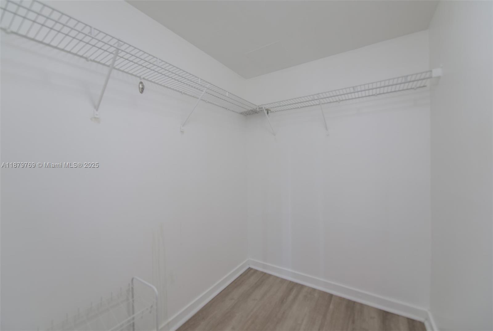 31 SE 6th St #1807, Miami FL 33131