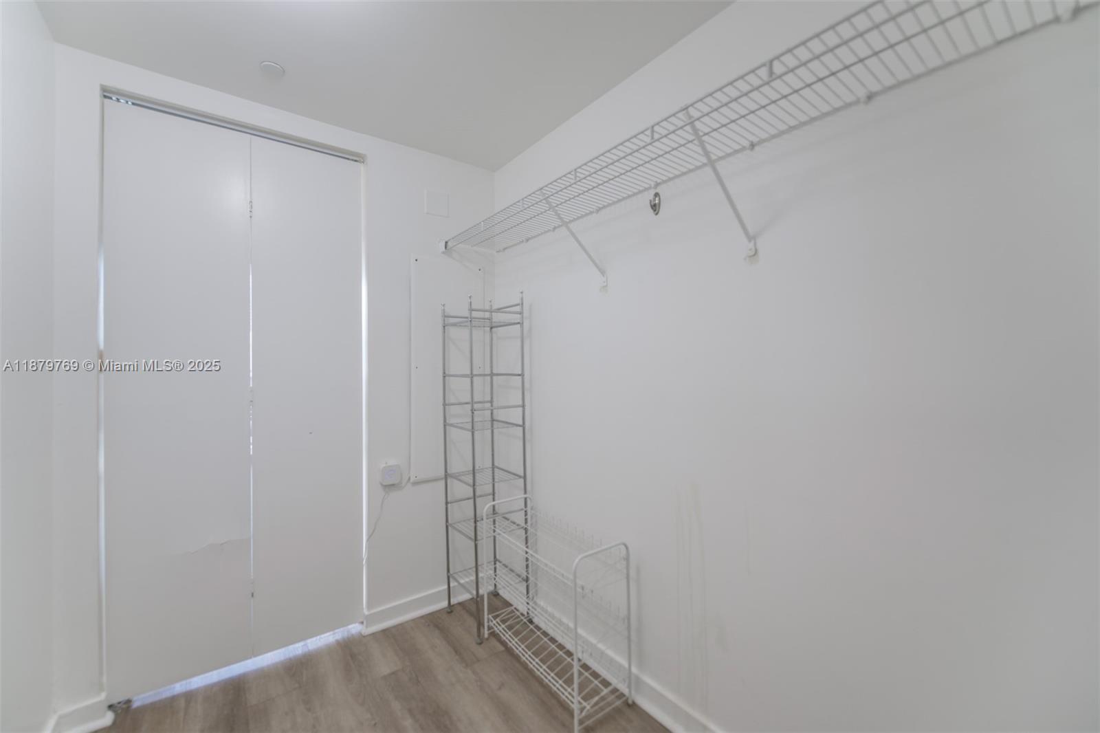 31 SE 6th St #1807, Miami FL 33131