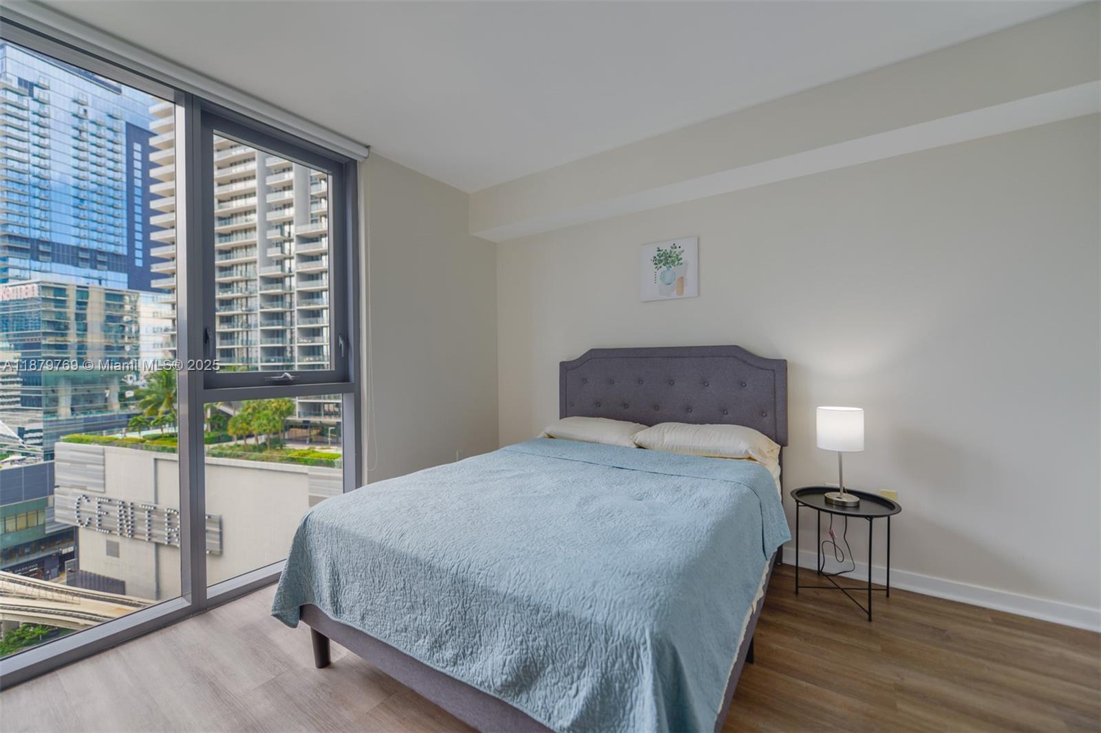 31 SE 6th St #1807, Miami FL 33131