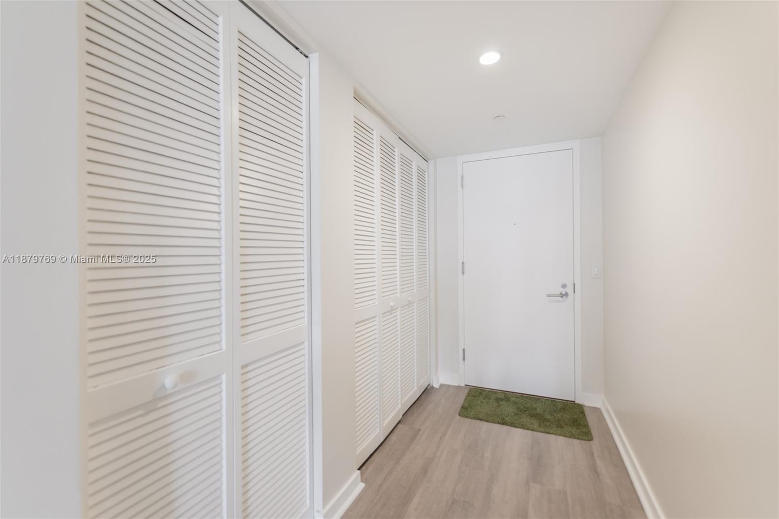 31 SE 6th St #1807, Miami FL 33131