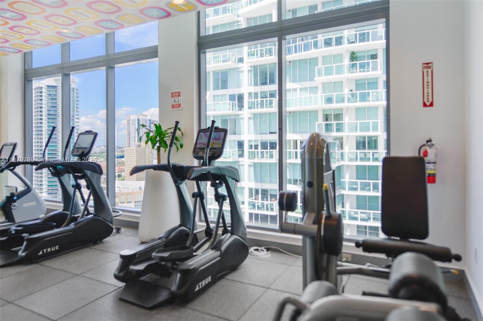 31 SE 6th St #1807, Miami FL 33131