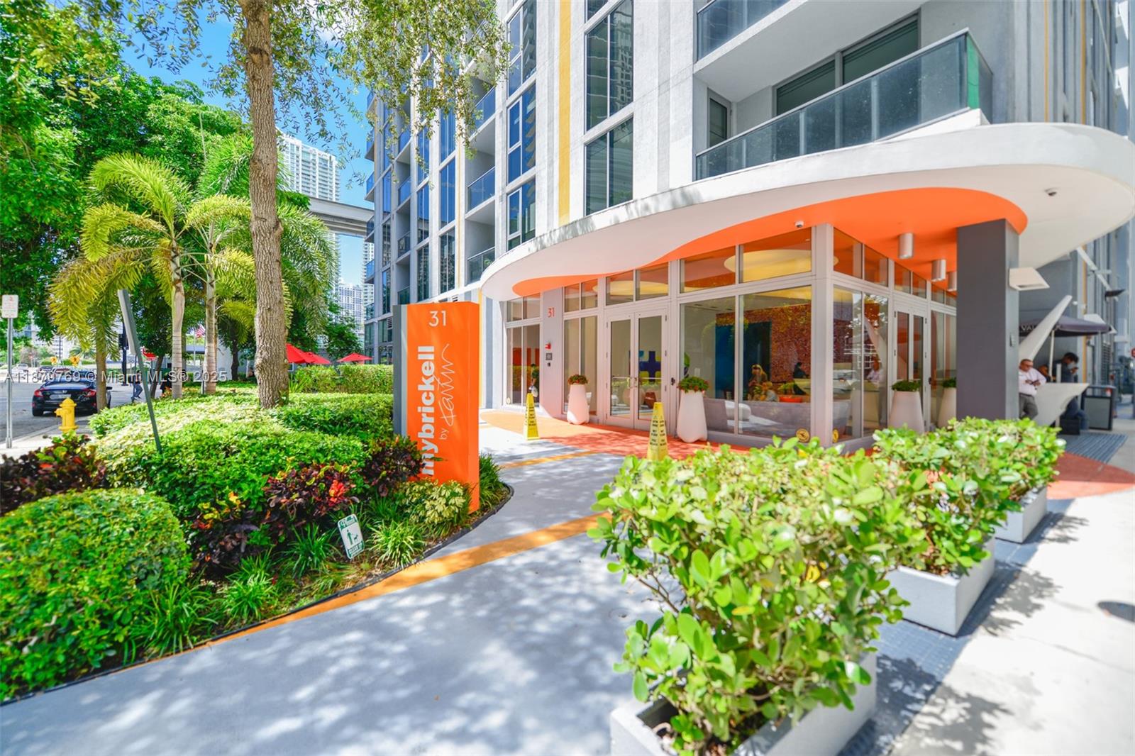 31 SE 6th St #1807, Miami FL 33131