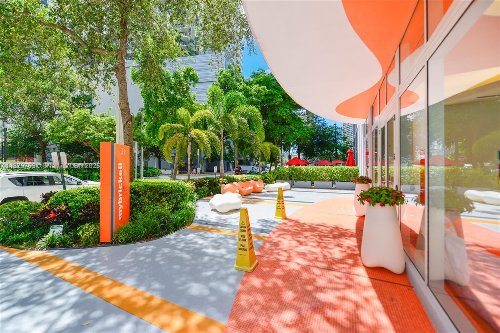 31 SE 6th St #1807, Miami FL 33131