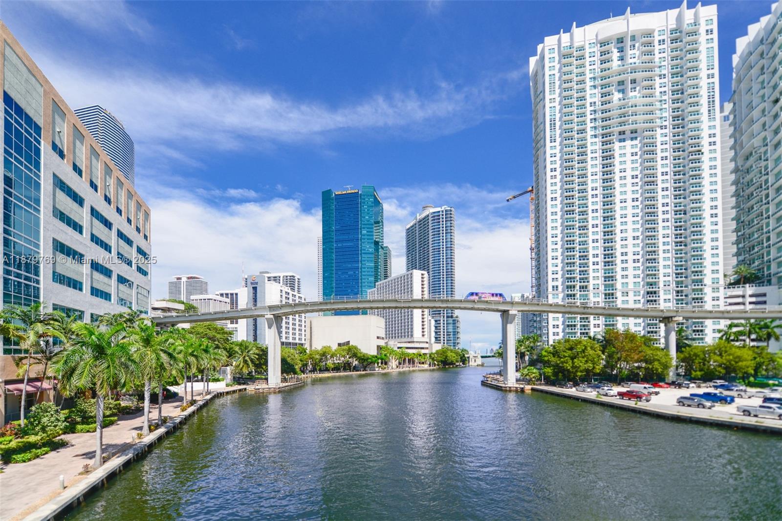 31 SE 6th St #1807, Miami FL 33131
